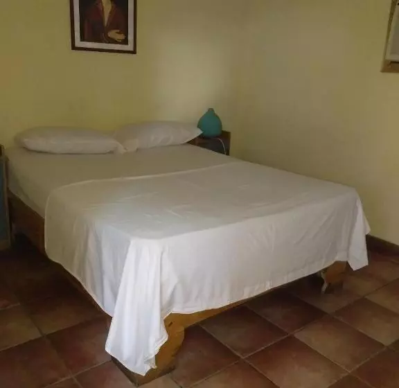 اتاق استاندارد, Loro Tuerto