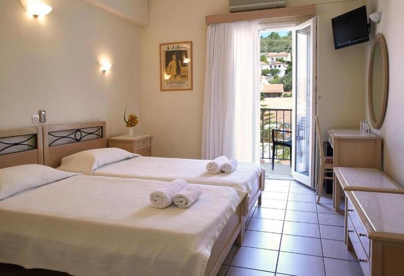 اتاق اساندارد با چشم‌انداز جانبی به دریا, Mentor