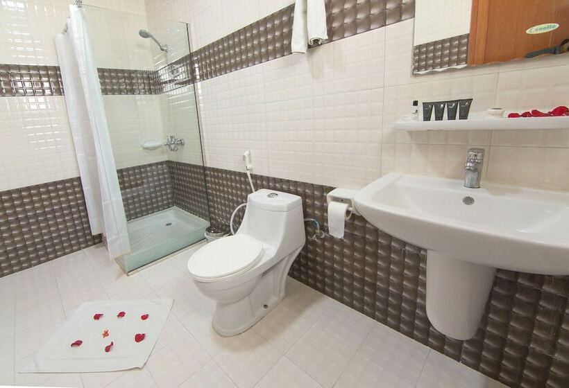 اتاق استاندارد سه نفره, Mutrah