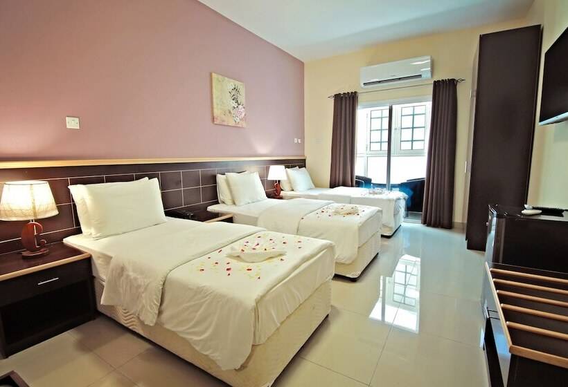 اتاق استاندارد سه نفره, Mutrah