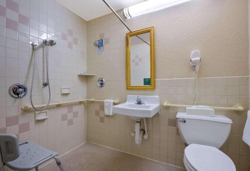 身障者適用スタンダードルーム, Quality Inn Near Princeton