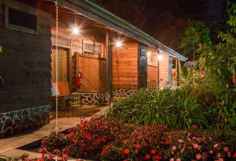 غرفة قياسية رباعية, Savegre