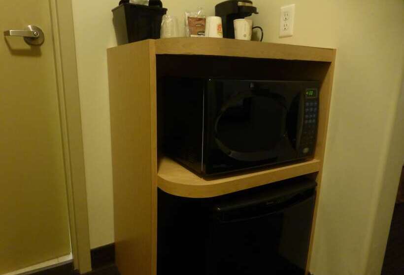 Camera Standard Letto King, Super 8 By Wyndham Peterborough