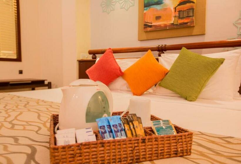 חדר דלוקס, The Palms