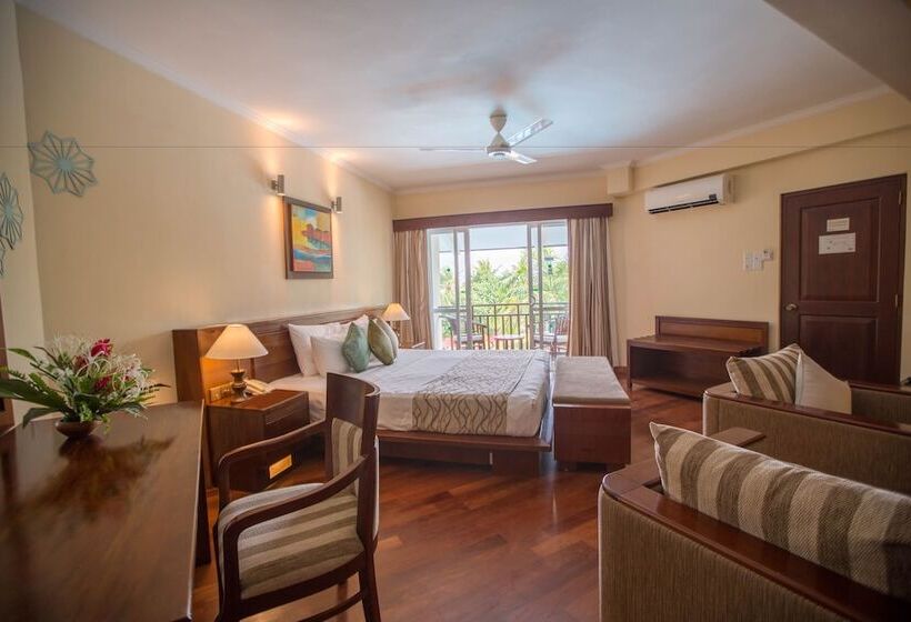 סוויטה נוף לים, The Palms