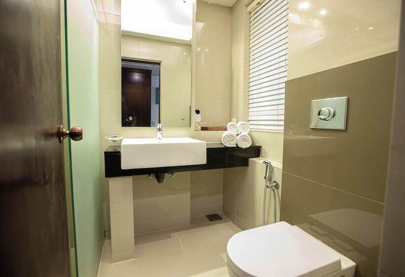 חדר דלוקס, The Palms