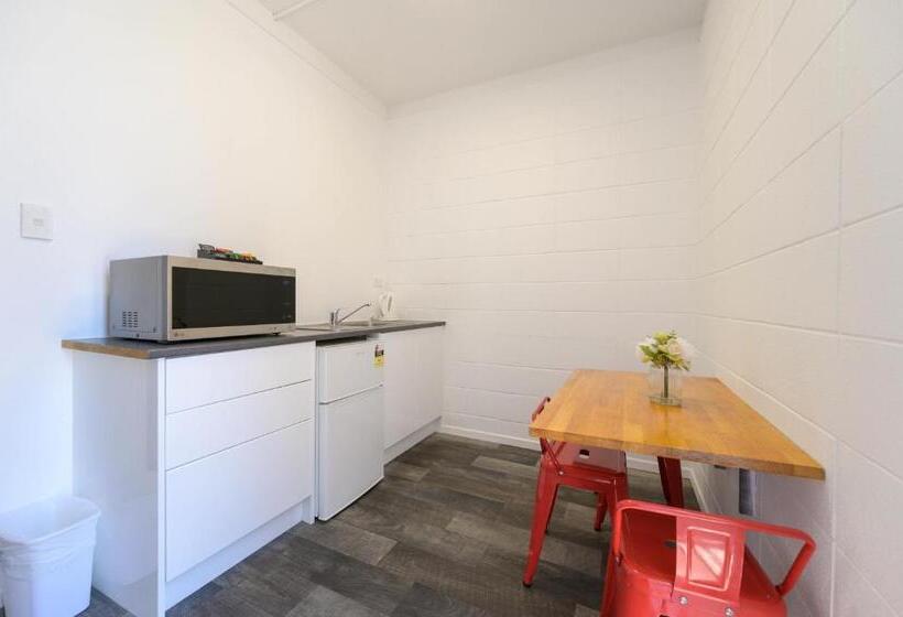 Трехместный Номер Стандарт Вид на Бассейн, Urban Lounge Sleepery