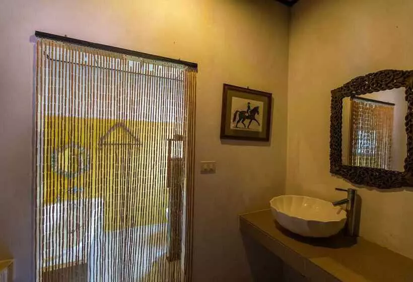 اتاق سوپریور, Varinda Resort