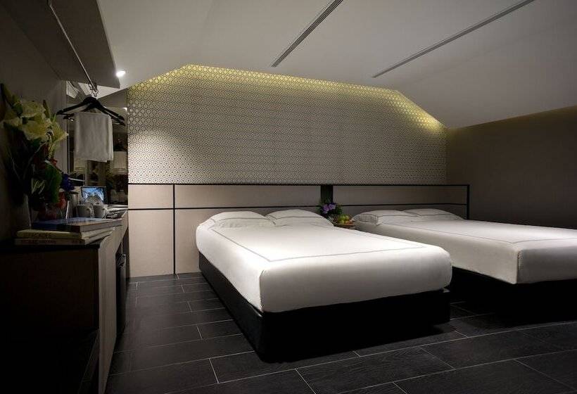 اتاق خانوادگی, Venue Hotel The Lily