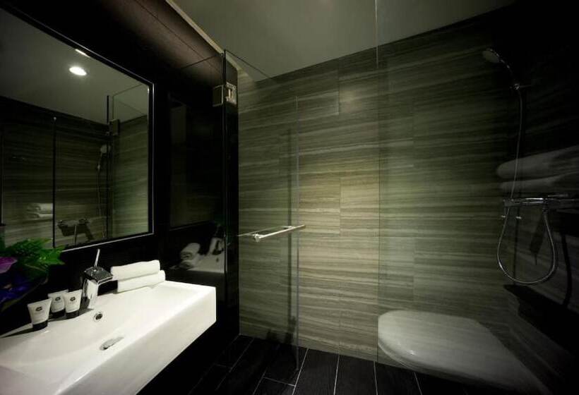 اتاق استاندارد سه نفره, Venue Hotel The Lily