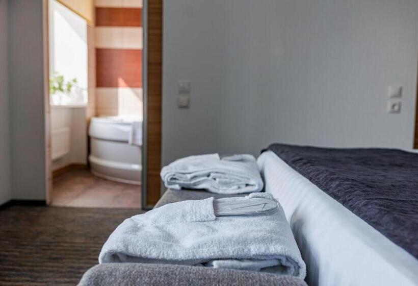 스위트, Inger Hotell