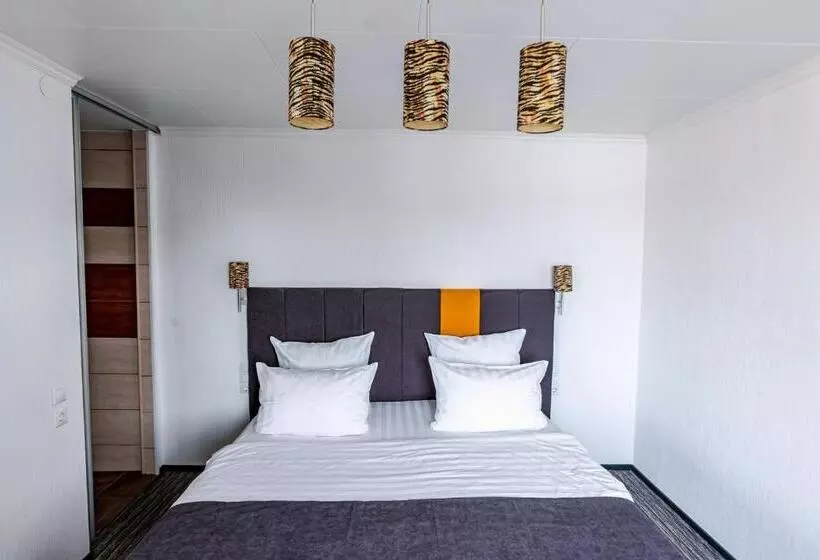 سوییت, Inger Hotell