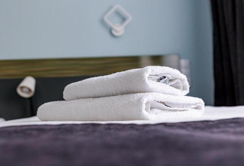 스탠다드 트리플 룸, Inger Hotell