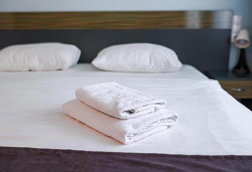 패밀리 룸, Inger Hotell