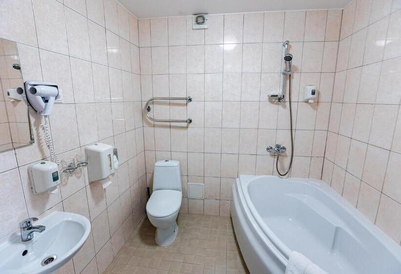 패밀리 룸, Inger Hotell