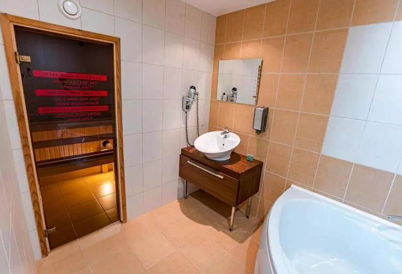 سوییت, Inger Hotell