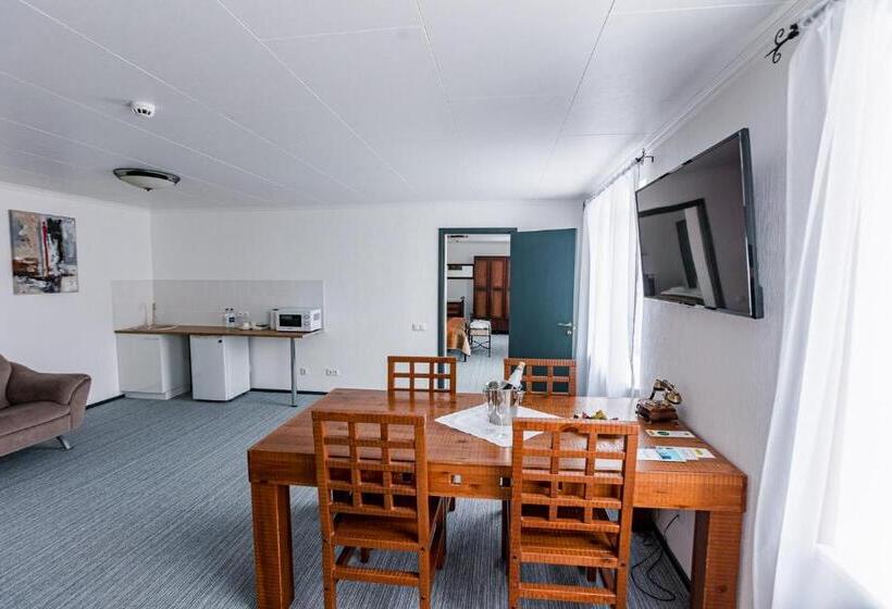 سوییت, Inger Hotell