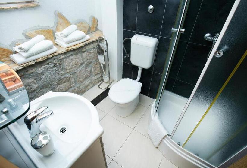 标准工作室, Villa Matejuska Heritage