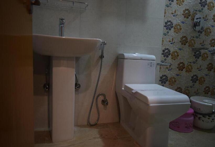 غرفة قياسية مطلة على الجبل, Denzong Khim