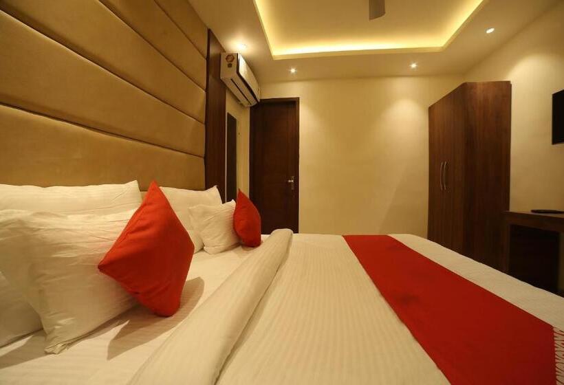 חדר סטנדרט, Status Inn