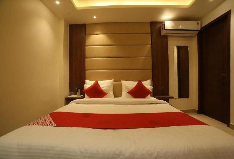 标准间, Status Inn