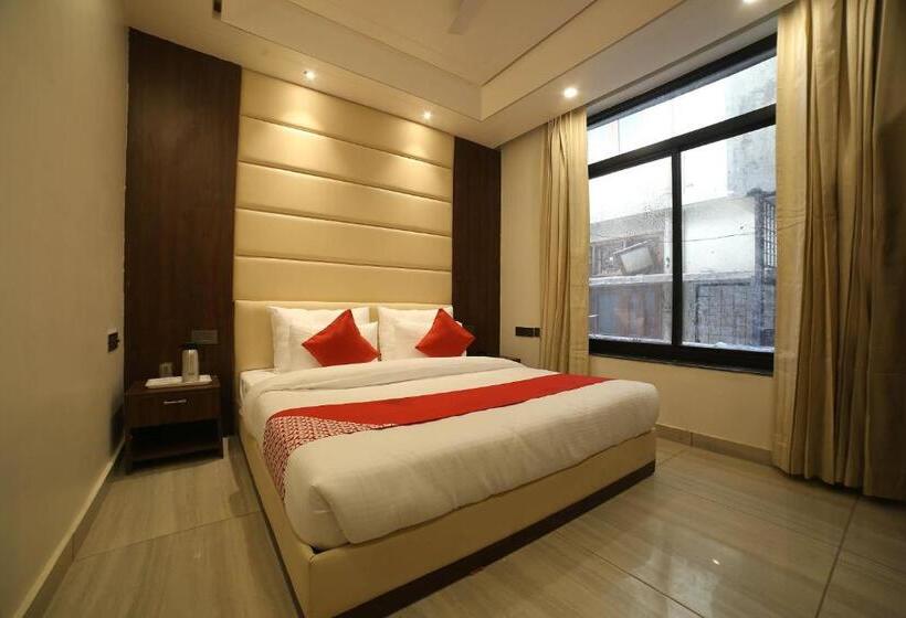 חדר סטנדרט, Status Inn