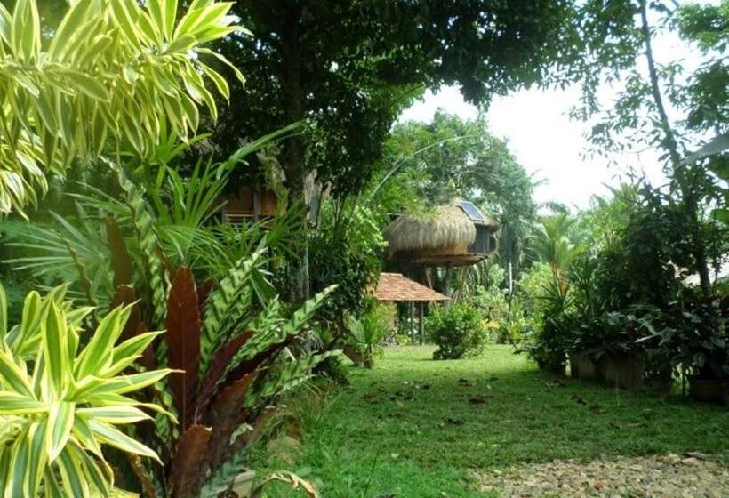 اتاق سهنفرۀ استاندارد با سرویس بهداشتی بیرون از اتاق, Huma Terra Lodges