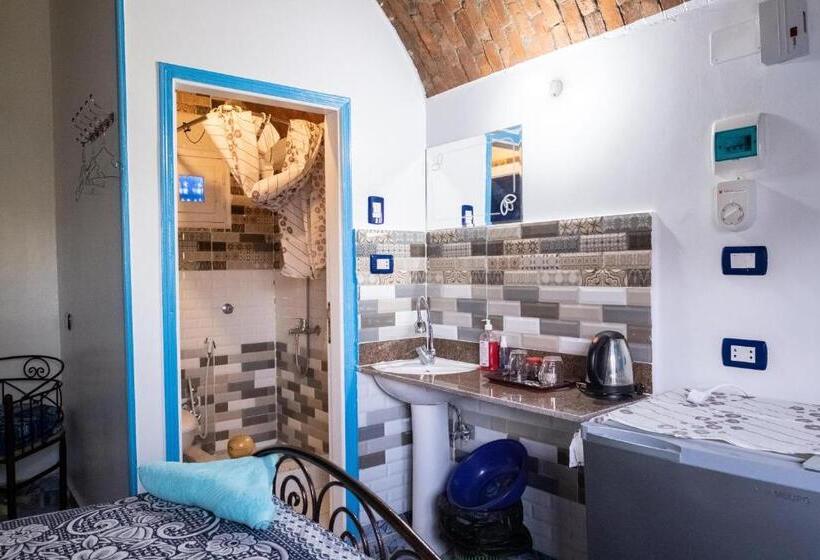 اتاق لوکس با چشم‌انداز دریا, Nuba Tod Abouda Guest House