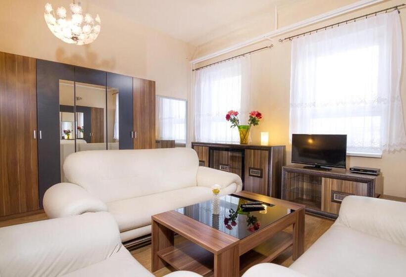 اتاق استاندارد چهار تخته, Penzión Grand