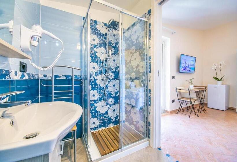 オーシャンビューデラックスルームバルコニー付き, Perla Beach Stabia B&b