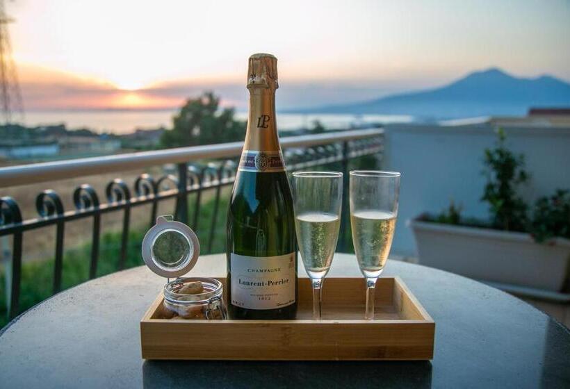 オーシャンビューデラックスルームバルコニー付き, Perla Beach Stabia B&b