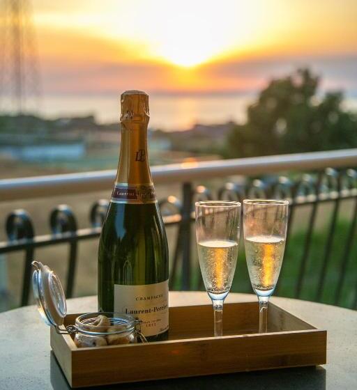 オーシャンビューデラックスルームバルコニー付き, Perla Beach Stabia B&b