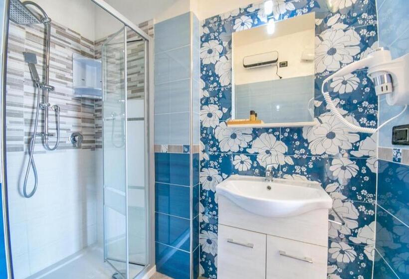 キングサイズベッドのスタンダードルーム, Perla Beach Stabia B&b