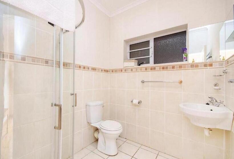 اتاق خانوادگی, Bydand B&b