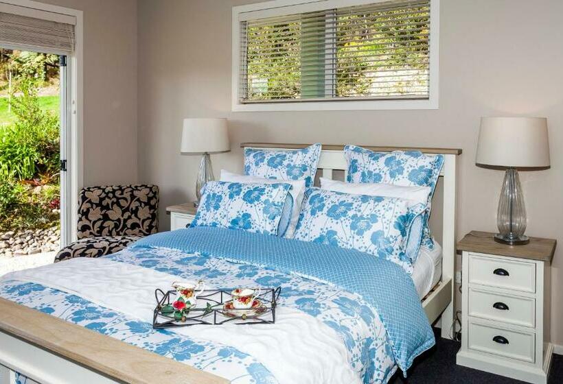 سوییت لوکس, Flaxmill Cove B&b