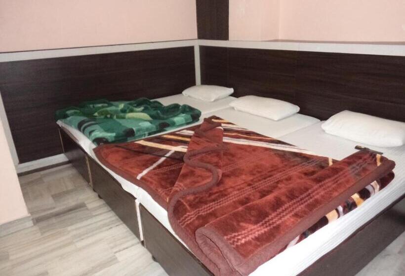 غرفة أساسية ثلاثية, Gem Palace