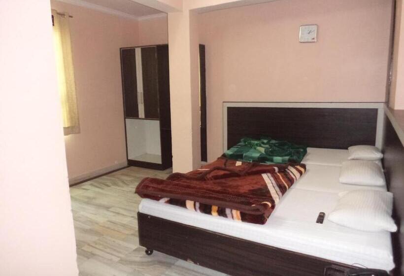 غرفة أساسية ثلاثية, Gem Palace