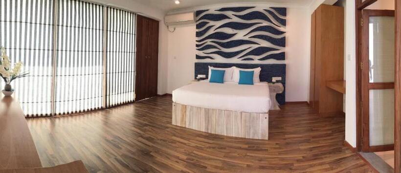 Camera Standard Vista Piscina, Binnacle Negombo