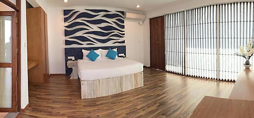 Camera Standard Vista Piscina, Binnacle Negombo