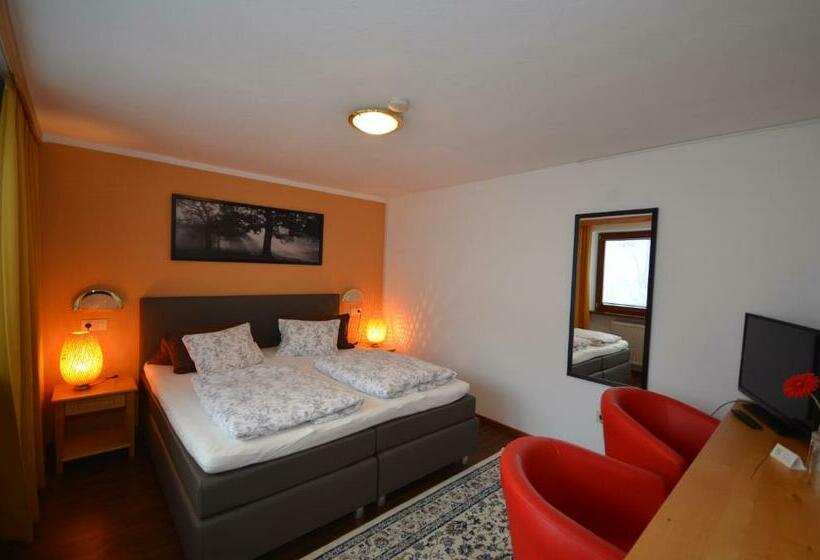 标准间带阳台, Haus Bergfrieden