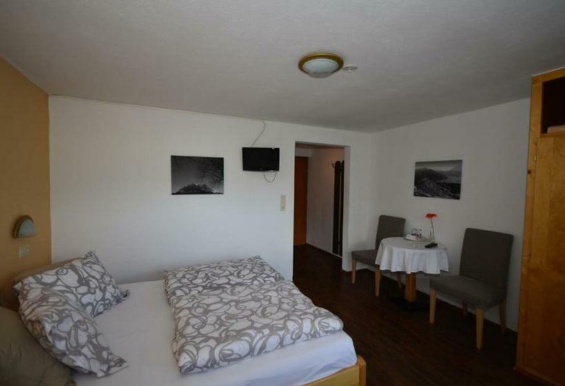 标准间, Haus Bergfrieden