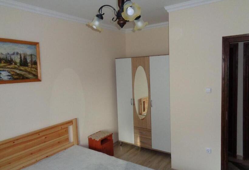 Дом 2 Спальни, Otthon Apartman