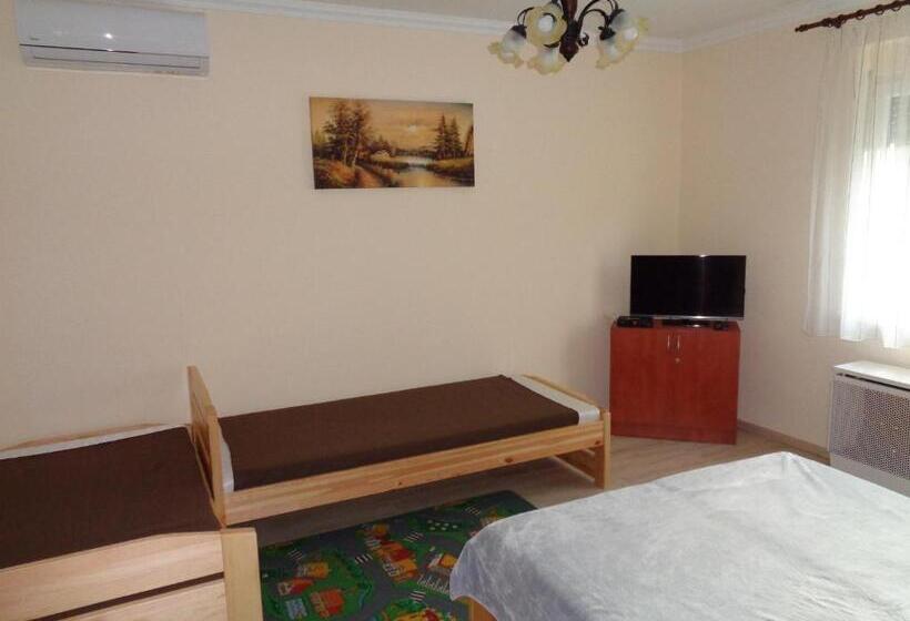 Дом 2 Спальни, Otthon Apartman