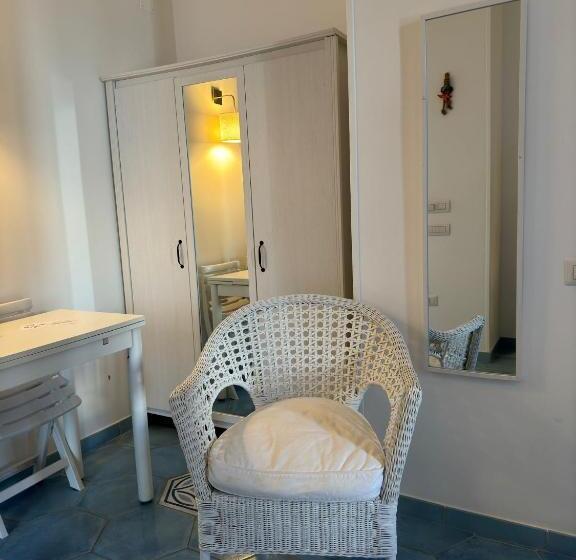 חדר סטנדרט עם מיטת קינג, Pharus Miseni Suites And Rooms