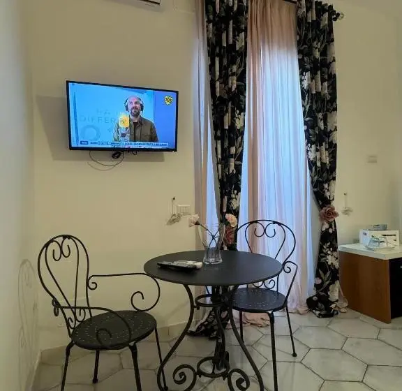 キングサイズベッドのスーペリアルーム, Pharus Miseni Suites And Rooms
