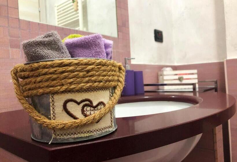 اتاق استاندارد سه نفره, Rizzi Marianna B&b