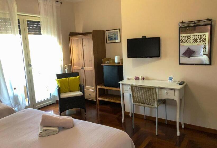 اتاق استاندارد سه نفره, Rizzi Marianna B&b