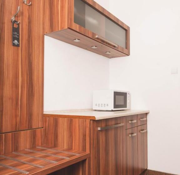 غرفة ديلوكس, Beskidian