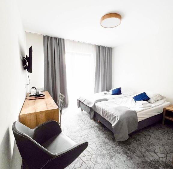 إستوديو ديلوكس, Beskidian