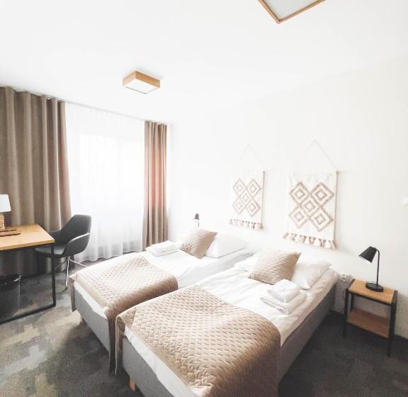 إستوديو ديلوكس, Beskidian